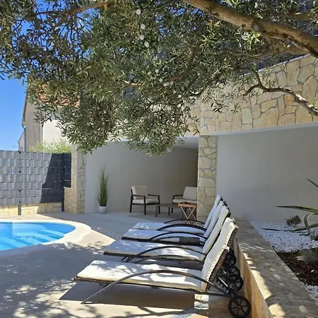Family-friendly With Swimming Pool Businci, Ciovo - 25833 * Trogir